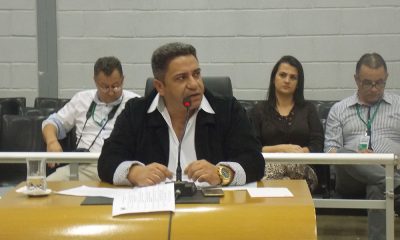 Sete vereadores votam contra o veto do prefeito ao projeto sobre limpeza de terrenos