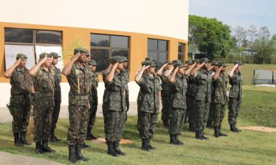 Ato cívico na sede do Poder Executivo Presidente JK