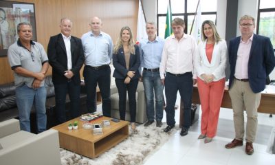 Prefeito recebe visita de cônsul holandês