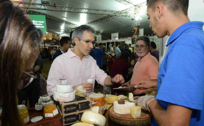 Romeu Zema participa do Mundial do Queijo do Brasil, em Araxá