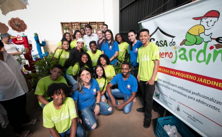 1ª Mostra Educacional de Araxá recebe visita do prefeito Aracely