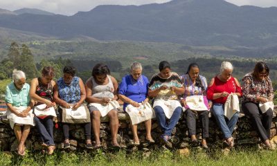 Artesãs da região Central de Minas Gerais ganham catálogo para divulgar seu trabalho