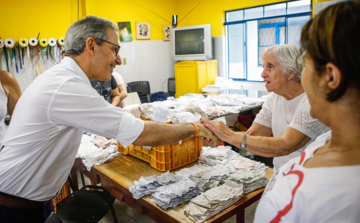 Romeu Zema participa de abertura da Feira de Móveis de Minas Gerais em Ubá, na Zona da Mata