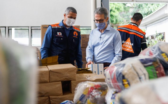 Romeu Zema recebe doações feitas à Defesa Civil para enfrentamento da pandemia do coronavírus no estado