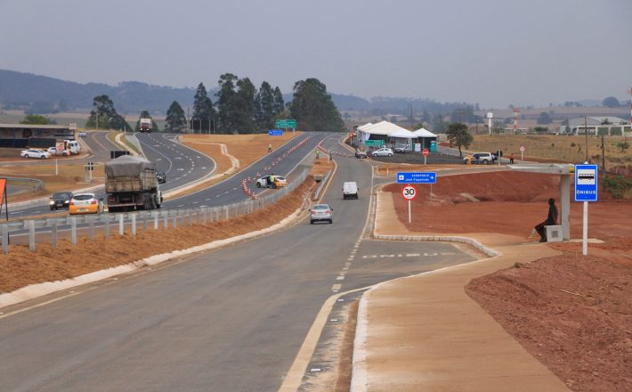 Romeu Zema inaugura obra de duplicação na MG-050, no Perímetro Urbano de Passos, no Sul de Minas