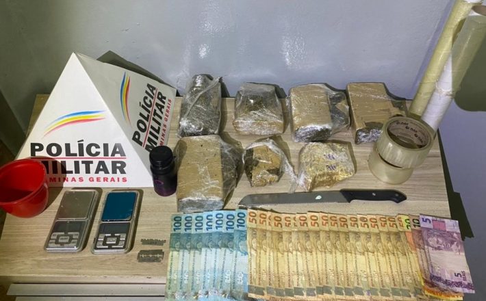 PM apreende maconha enterrada em lote e pedras de crack em Araxá