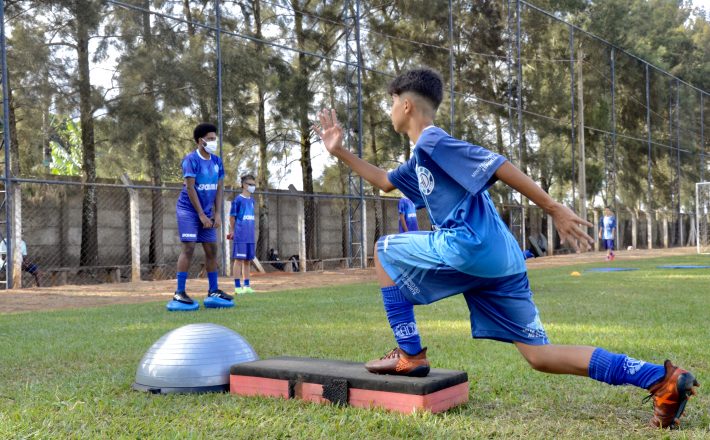 Atletas do Dínamo realizam atividades para minimizar efeitos da pausa no calendário de jogos