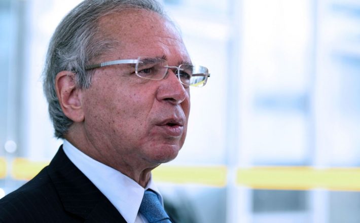 Governo deve anunciar prorrogação do auxílio nesta semana, diz Guedes