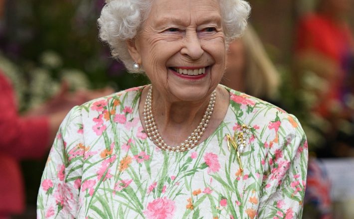 Rainha Elizabeth II, a monarca britânica mais longeva da história, morre aos 96 anos