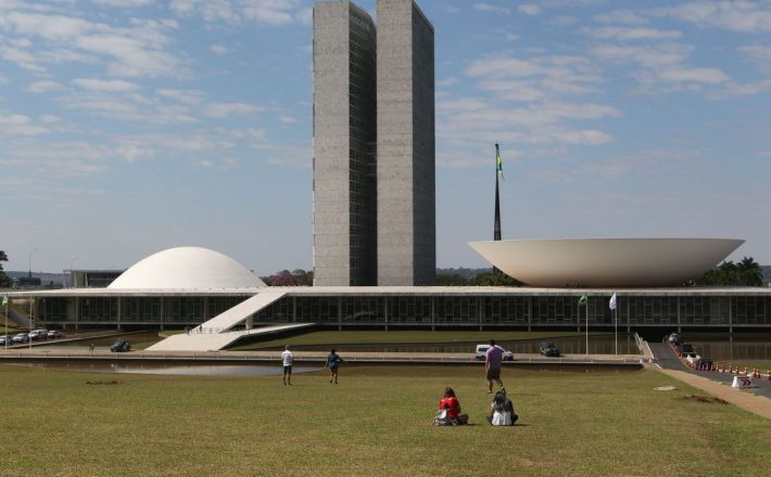 Bancada feminina encolhe no Senado; Câmara elege a maior da história