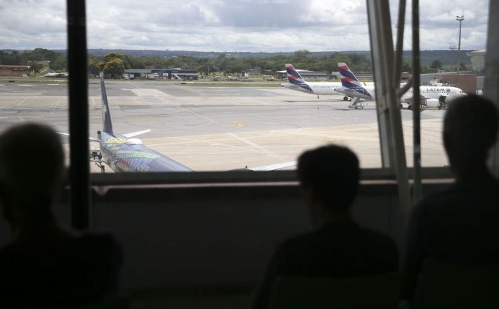 Greve dos aeronautas atrasa voos em Brasília, Porto Alegre e Fortaleza