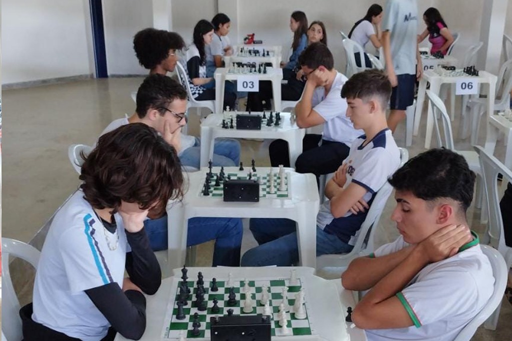 Professor Luiz: Atividade 2 - Xadrez para iniciantes