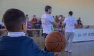 Projeto Cesta na Educação realiza formação de novos treinadores e capacitação para alunos