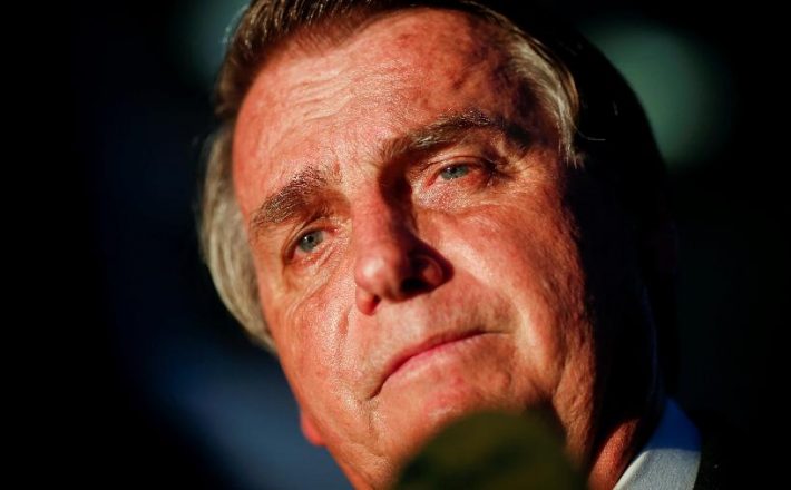 Bolsonaro passa por tratamento de refluxo e cirurgia de septo em SP