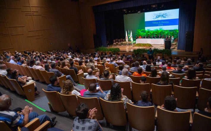 Servidoras da Prefeitura de Araxá são agraciadas com honrarias da Câmara Municipal