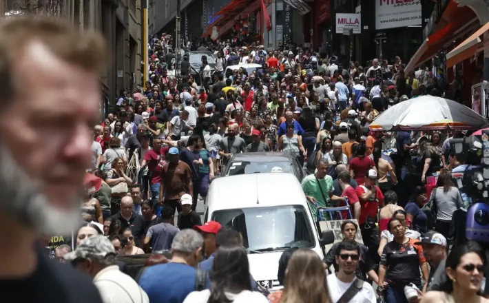 Brasil registra 212,6 milhões de habitantes em julho de 2024, diz IBGE