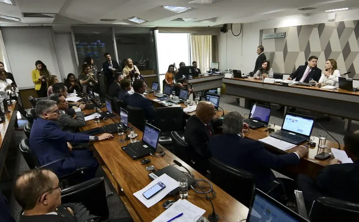 CCJ do Senado aprova projeto com mais critérios para prisão preventiva