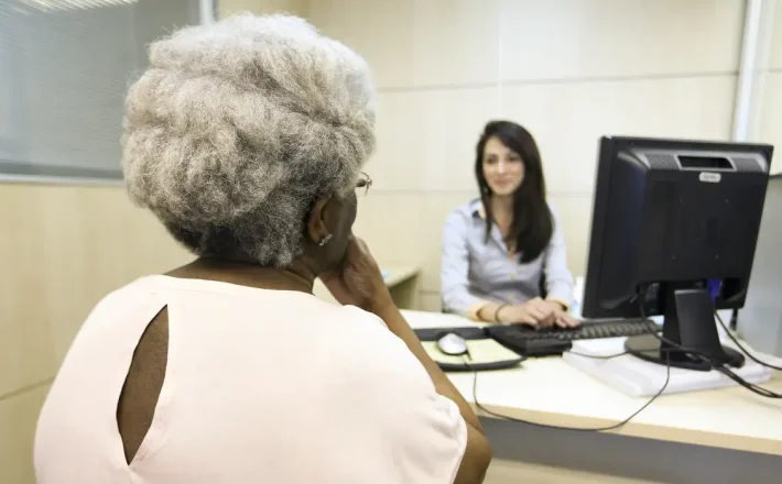 CAE aprova projeto que isenta FGTS e INSS de aposentados contratados