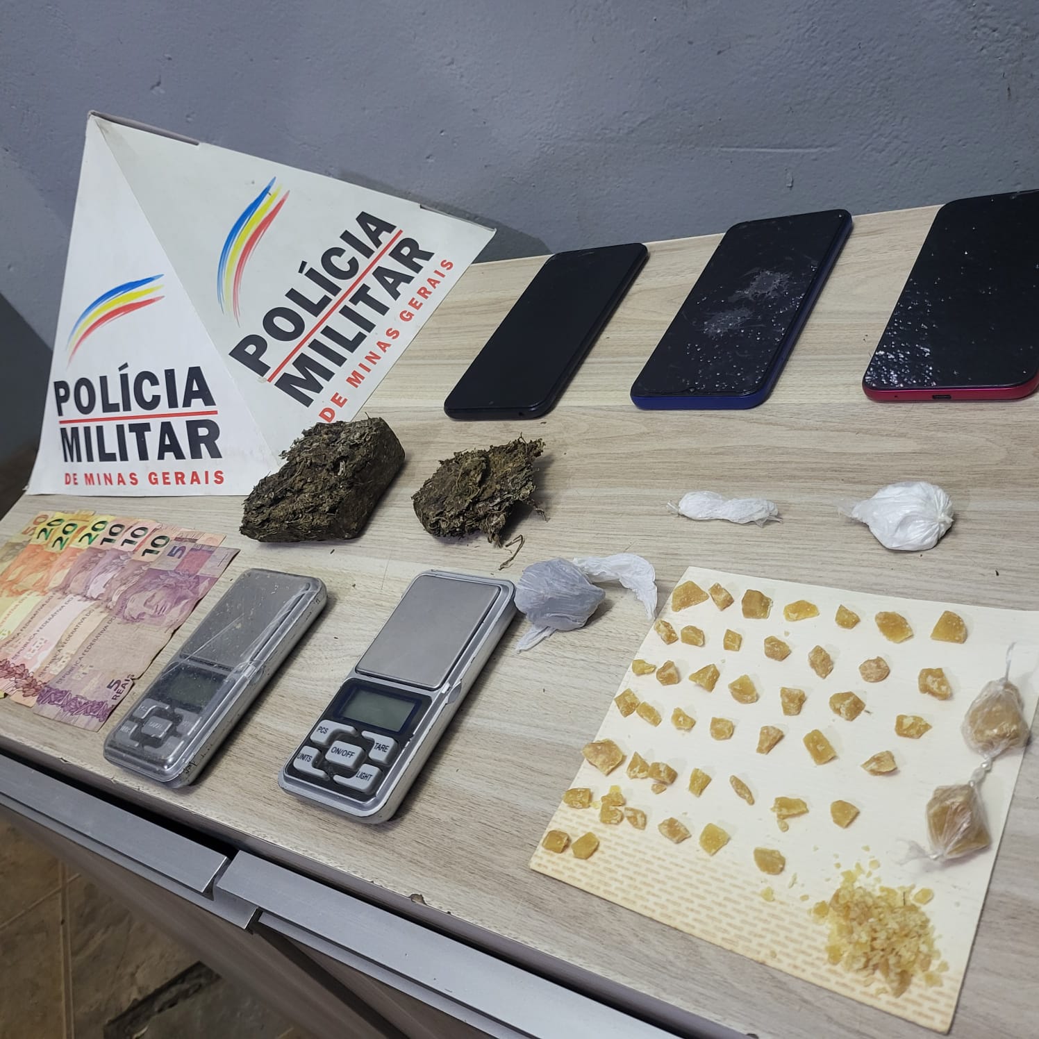 Idoso é preso por tráfico de drogas em Araxá-MG