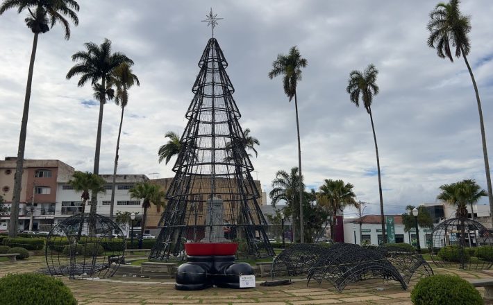 Decoração de Natal promete atrair turistas e movimentar comércio local