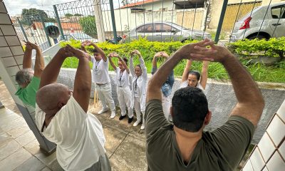 Estratégias de Saúde da Família oferecem grupos de alongamento gratuitos à comunidade