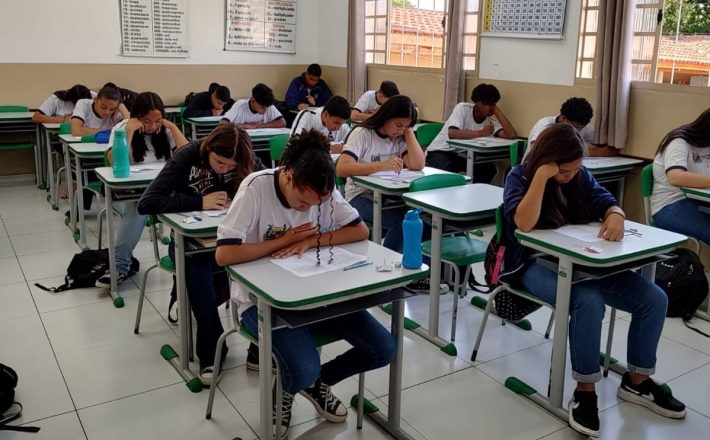 Escolas Públicas de Araxá participam das avaliações do Simave 2024