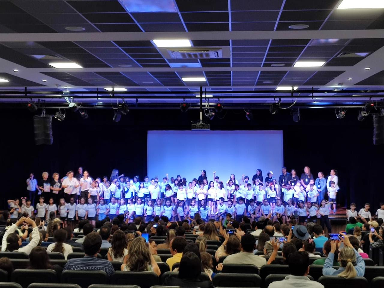 Estudantes do CSD se destacam em projetos sobre meio ambiente, leitura e matemática na Mostra Olhares 2024