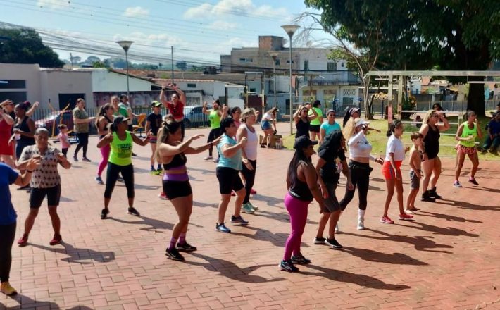 Aulas gratuitas de Zumba têm início no bairro Fertiza