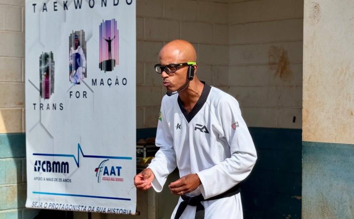 Alunos do Projeto Lobinho participam de palestra com mestre Evandro, do Taekwondo