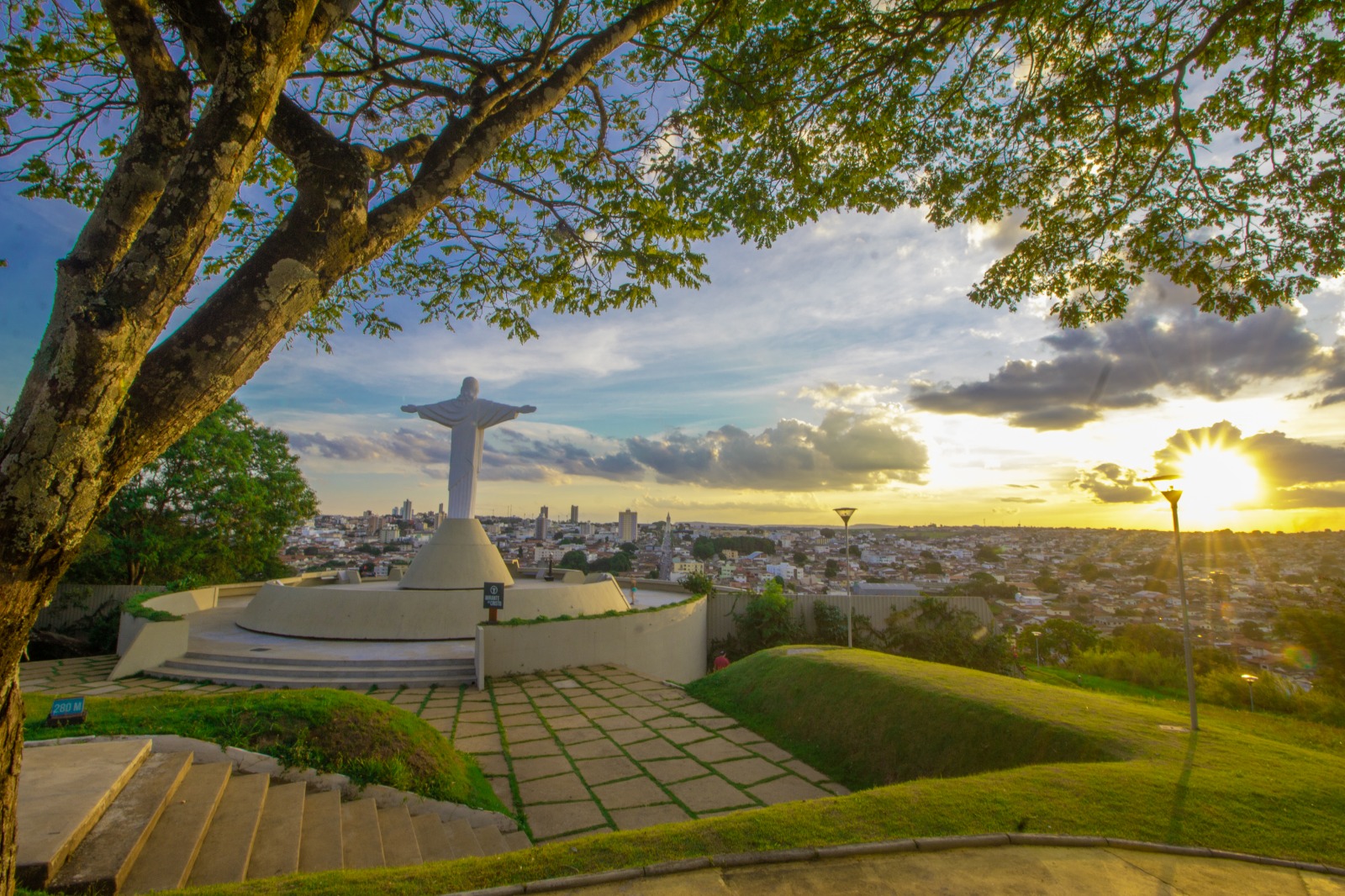 Férias em Araxá com história, natureza e gastronomia; confira locais e dicas para aproveitar a cidade