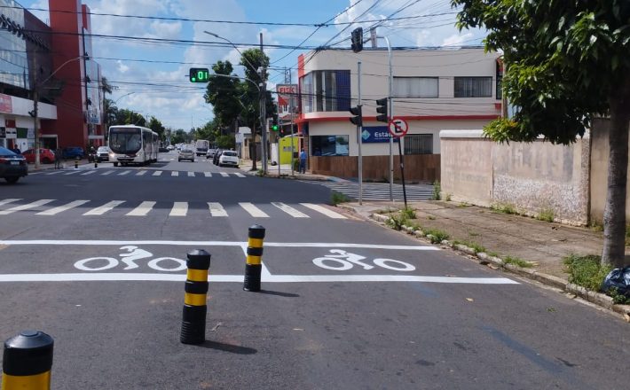 Áreas de espera para motos são implantadas nos semáforos das avenidas Imbiara, Senador Montandon e Getúlio Vargas