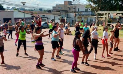 Prefeitura de Araxá oferta aulas gratuitas de zumba, alongamento e ginástica funcional em diversos pontos da cidade