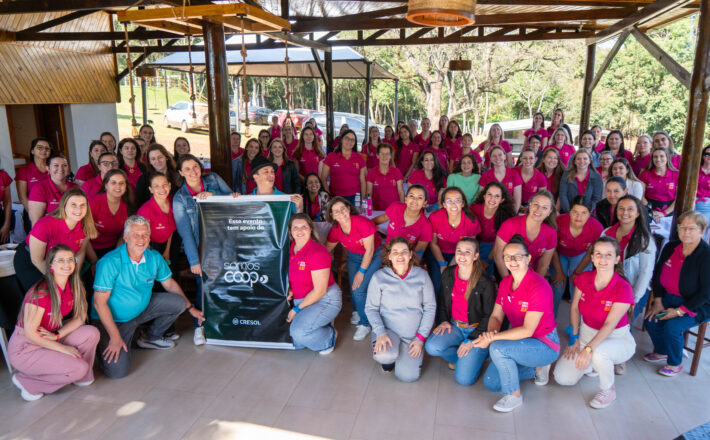 Cresol capacita jovens, crianças e mulheres com projetos de educação financeira