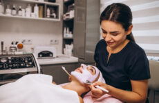 Crescimento do setor de estética impulsiona demanda por profissionais qualificados