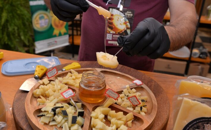 Queijos premiados, cafés, azeites e geleias: a vitrine da ExpoQueijo 2025