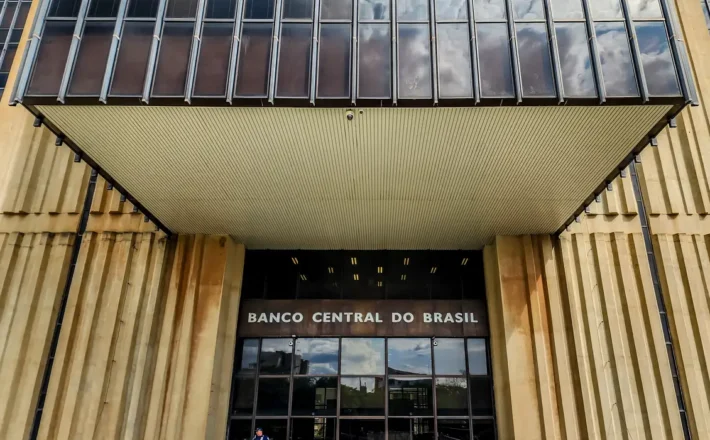 Mercado financeiro reduz previsão da inflação para 5,46%