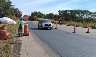 Operação Corpus Christi: Way-262 reforça e mantém frentes de pavimentação na BR-262 MG