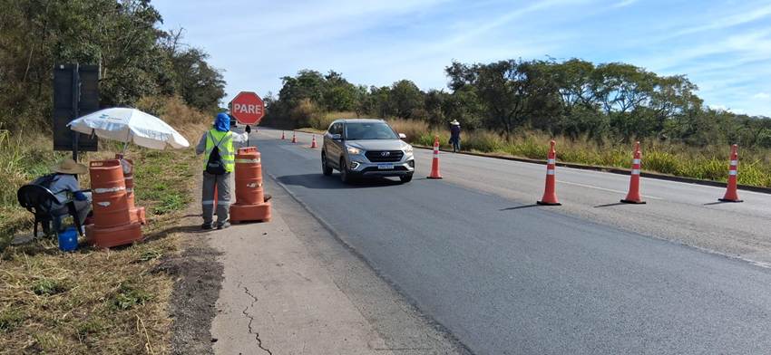 Operação Corpus Christi: Way-262 reforça e mantém frentes de pavimentação na BR-262 MG