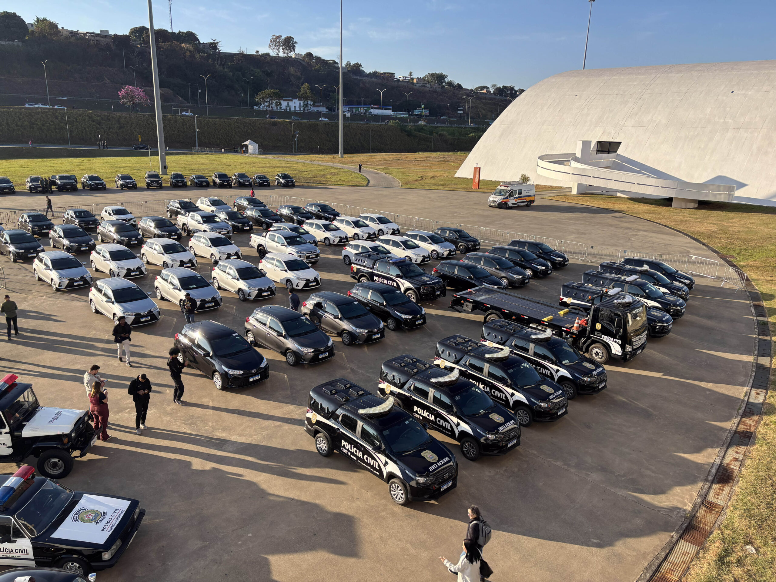Governo de Minas entrega viaturas, armas e drones para a Polícia Civil