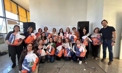 Secretaria de Educação entrega coletes de Educação Física para escolas municipais de Araxá