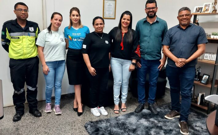 Referência na regulamentação do transporte por aplicativo, Araxá recebe comitiva de Patrocínio