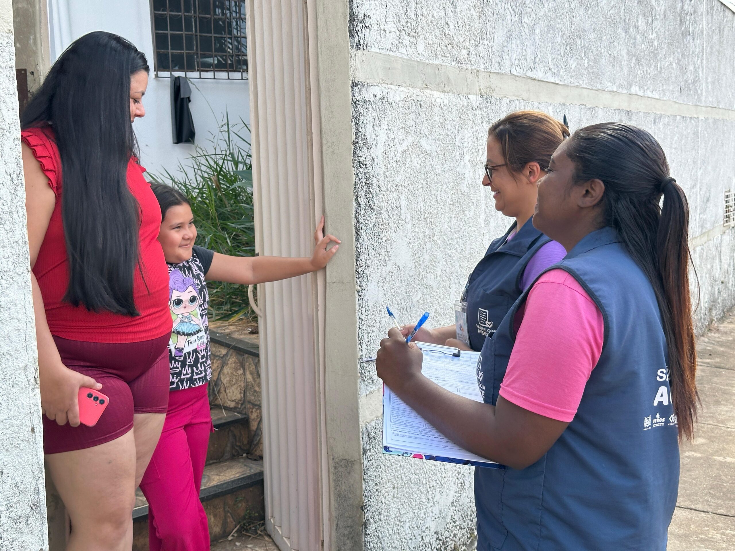 Saúde realiza visitas domiciliares para cadastrar moradores do bairro Jardim Esplêndido