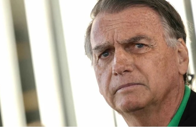 Moraes avança contra Bolsonaro e gera novo embate sobre limites do STF