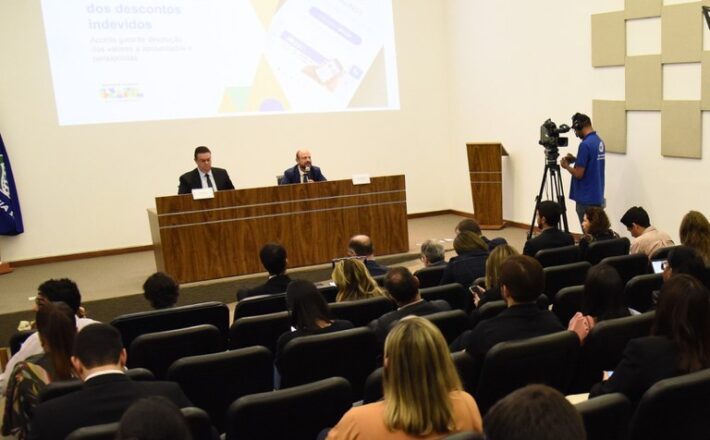 Aposentados podem aderir a acordo para devolução de descontos indevidos a partir desta sexta (11)