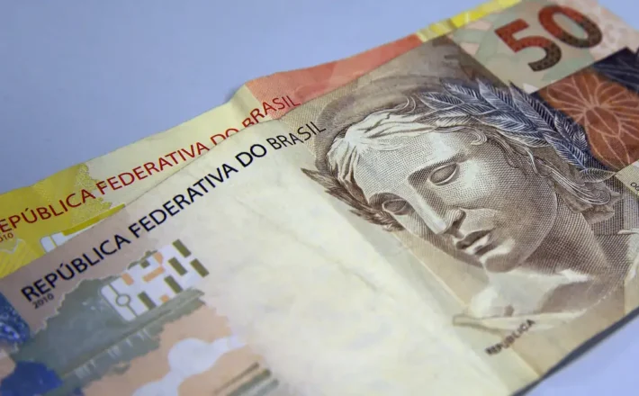 Caixa libera abono salarial para nascidos em setembro e outubro