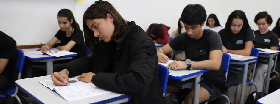 Governo de Minas aplica segundo simulado do Enem para 420 mil estudantes