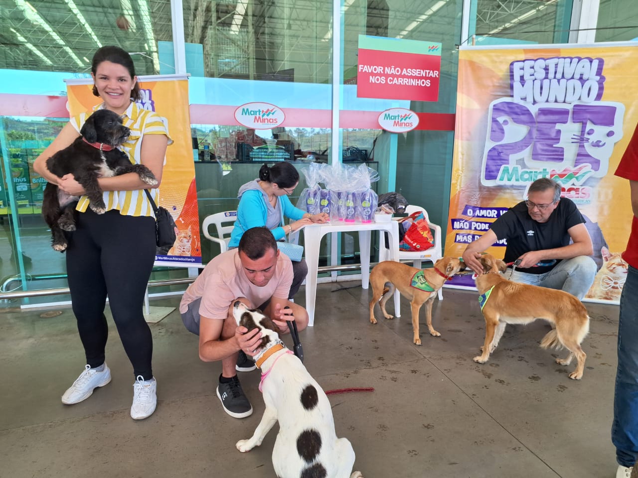 Mart Minas promove mais uma edição do Festival Mundo Pet e realiza o 3º Evento de Adoção de 2025