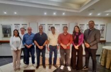 Prefeitura de Araxá e ACIA iniciam preparativos para iluminação e decoração natalina de 2025