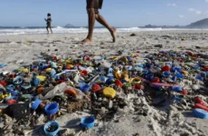 Pesquisadores propõem estratégias de combate ao microplástico no país