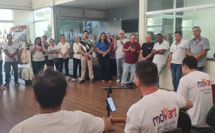 Câmara Municipal recebe abertura da Exposição de Projetos do MOVART